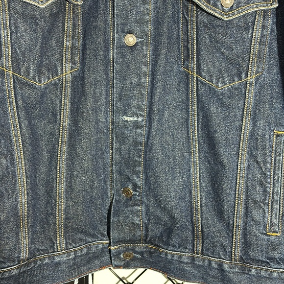 Y2K Levi’s Jean Jacket - Picture 4 of 7